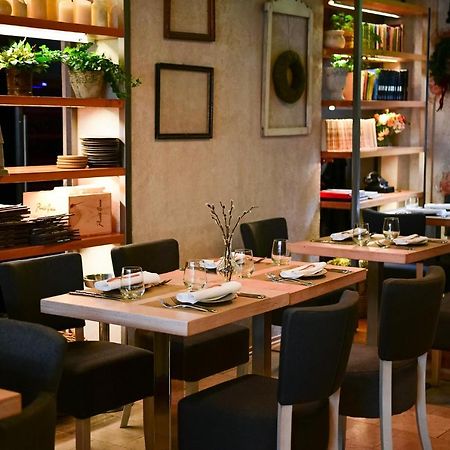 Pod Zidom Rooms Zagabria Esterno foto